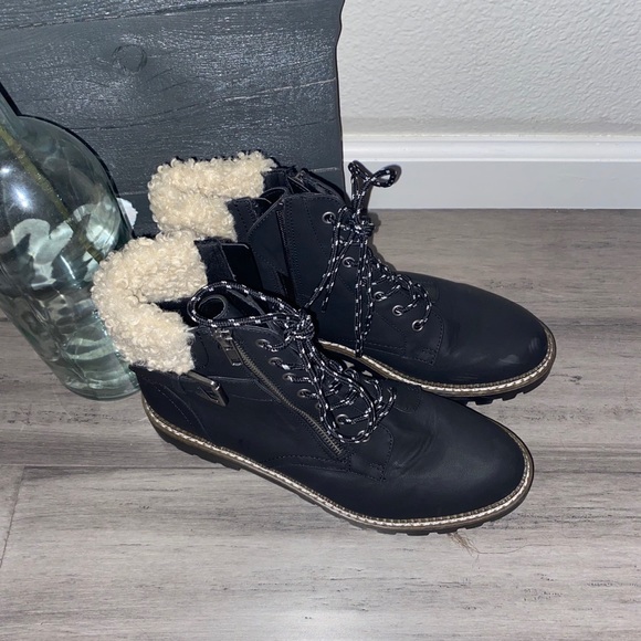 Black winter boots - Picture 3 of 6